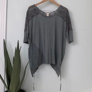 Gold Hawk Grey Silk, Lace, and Bamboo Top Size L NWT